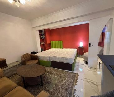 Studio to rent - Photo 5