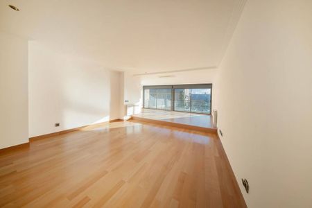 2 bedroom luxury Apartment for rent in Madrid, Autonomous Region of Madrid - Photo 2
