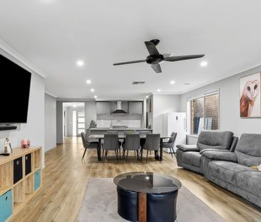 Comfortable Family Living! - Photo 3