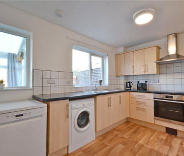 4 bedroom semi-detached house to rent - Photo 2