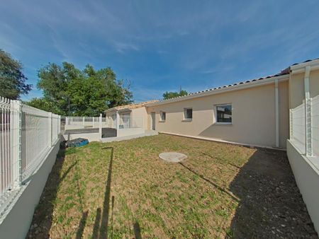 Location Maison 4 pièces 82m² ROMANS SUR ISERE 26100 - Photo 5