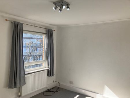 2 Bed Penthouse, Matthias Court, TW10 - Photo 3