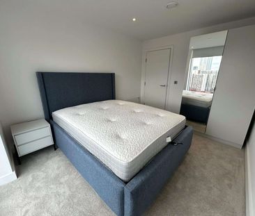 Exceptional Fully Furnished Two Double Bedroom Apartment with unriv... - Photo 4