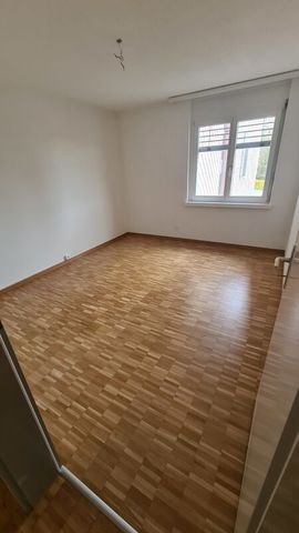 APPARTEMENT DE 5½ PIECES PROCHE DE TOUTES COMMODITES - Foto 4