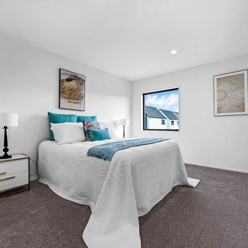 Modern living in Karaka - Photo 1