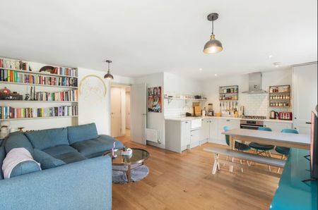 2 Bed Flat, Ellington House, E5 - Photo 2