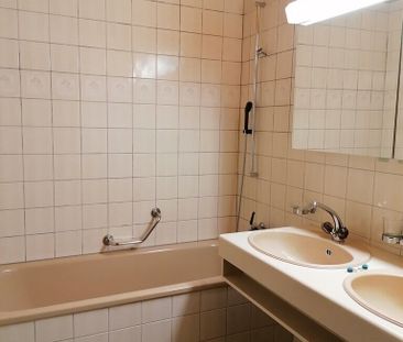 Feel-good oasis next to Hasle b. Burgdorf train station! - Photo 1