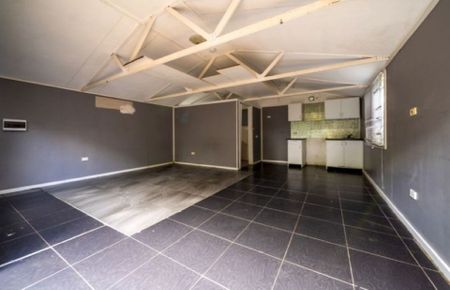 Modern Home with Seperate Retreat&excl; - Photo 2