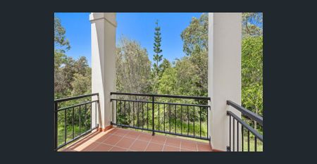 2 Storey Townhouse in the heart of Robina - Photo 2