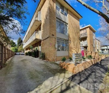 One Bedroom Apartment of St Kilda’s most sought-after streets - Photo 4