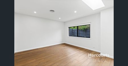 Charming 3-Bedroom Home in South Morang - Photo 4