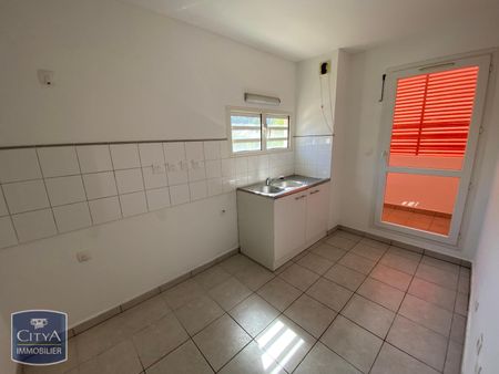 Location Appartement 3 pièces 59m² ST DENIS 97400 - Photo 2