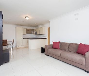 2 Bed Flat, Daysbrook Road, SW2 - Photo 2