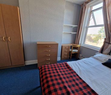 4 bedroom house to rent - Photo 1