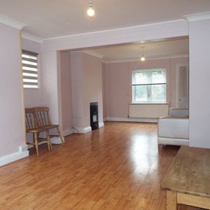 Wisbech Road, Outwell. - Photo 2