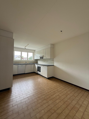 Grosszügige 3.5-Zimmerdachwohnung mit Balkon / Mietzinsaktion - Photo 4