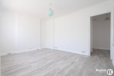 2 bedroom maisonette to rent - Photo 2