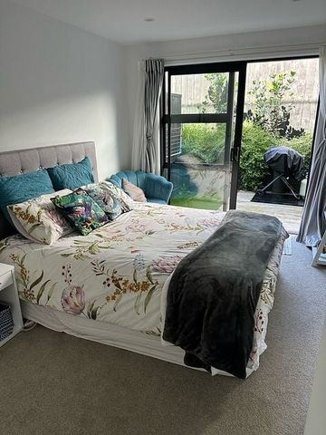 Near new townhouse in Western Springs avail now! - Photo 5