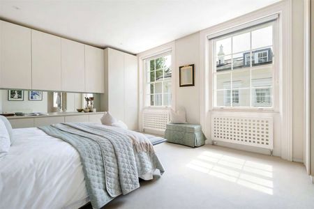 Elegant Four-Bedroom Family Home in Cambridge Place - Photo 5