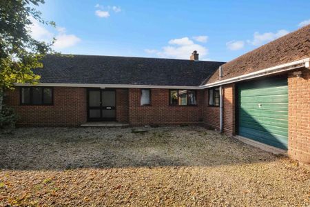 3 bedroom detached bungalow to rent - Photo 3
