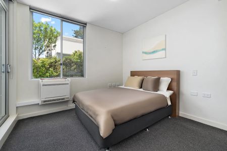 Air-Conditioned Lifestyle Property Located In The Heart Of The Spot - Over 55 Living. Lift Access - Photo 3