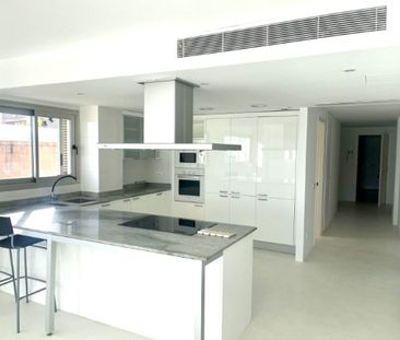 4 room luxury Apartment for rent in Palma de Mallorca, Balearic Isl... - Photo 2