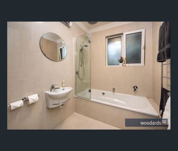 Modern Family Home - BOX HILL HIGH SCHOOL ZONE - Photo 2