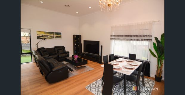 High Set Executive Home - Photo 1