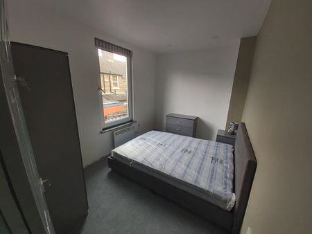 Room in a Shared House, Liverpool, L15 - Photo 4