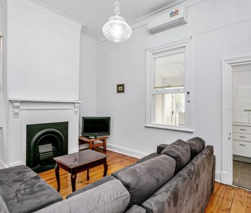 Low maintenance three bedroom close to cbd - Photo 1