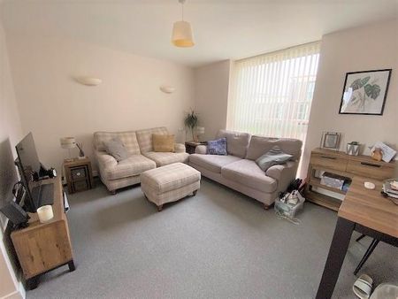 2 bedroom apartment to rent - Photo 2