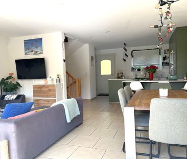 5.5-room semi-detached villa with terrace and garden - Photo 5