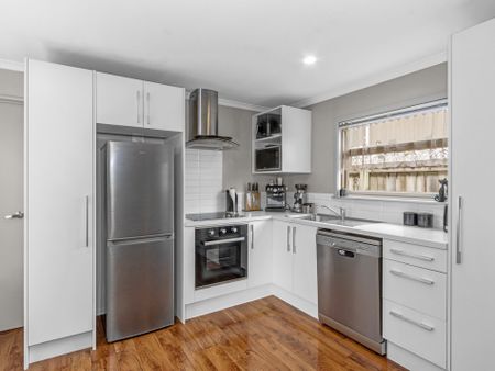 Walk To The City Centre - Photo 2