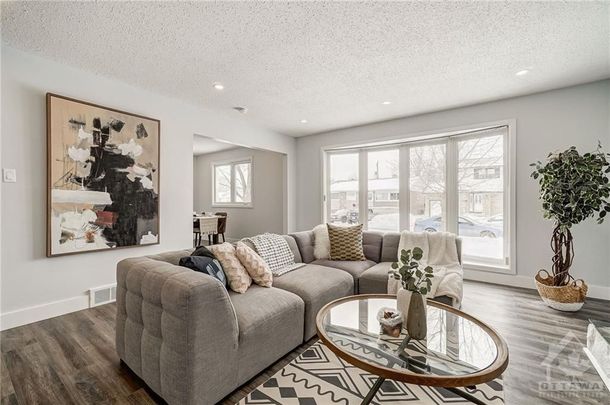 For Lease - 2636 HICKSON Crescent Unit# A, Parkway Park - Queensway Terrace S and Area, Ontario - Photo 1