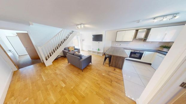 4 bedroom townhouse to rent - Photo 1