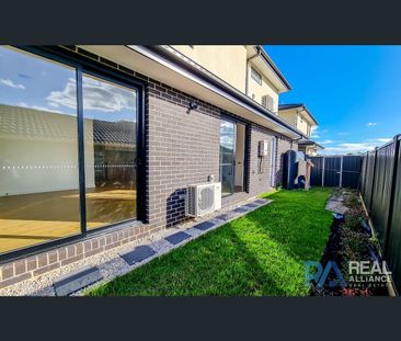 5/21 McGuigan Drive, Cranbourne West, Vic 3977 - Photo 2