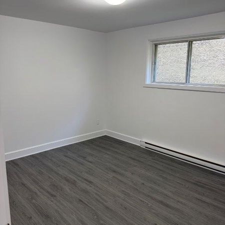 3 1/2 rénové à louer - Photo 4