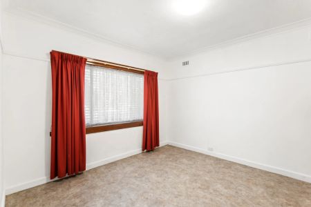 Comfortable Family Home Near Merlynston & Batman Stations - Photo 5