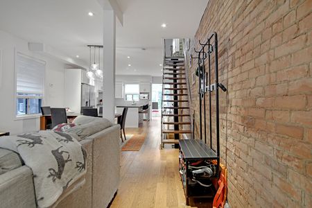 For Lease - 17 Bertmount Avenue, Toronto, Ontario - Photo 5