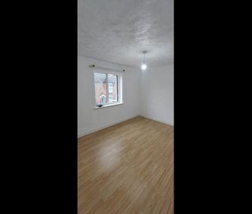 3 Bed Terraced House, Earls Road, SO14 - Photo 3