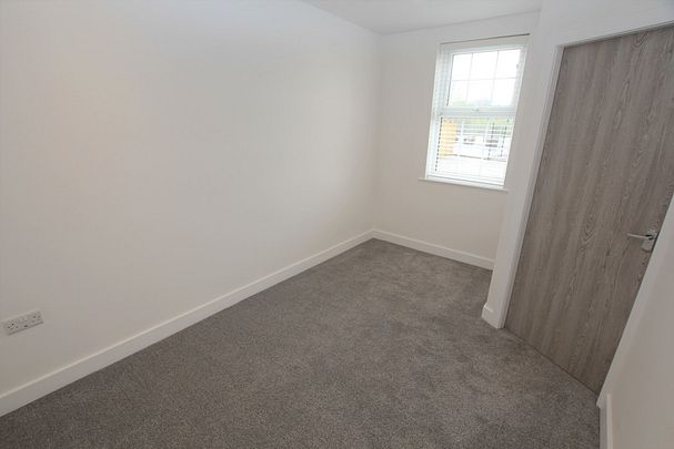 2 Bedroom Apartment, Ellesmere Port - Photo 1