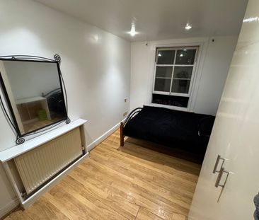 Room in a Shared Flat, Portobello Road, W11 - Photo 1
