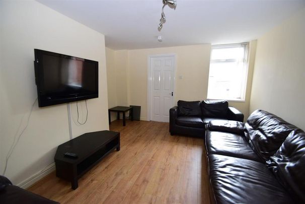6 bedroom maisonette to rent - Photo 1