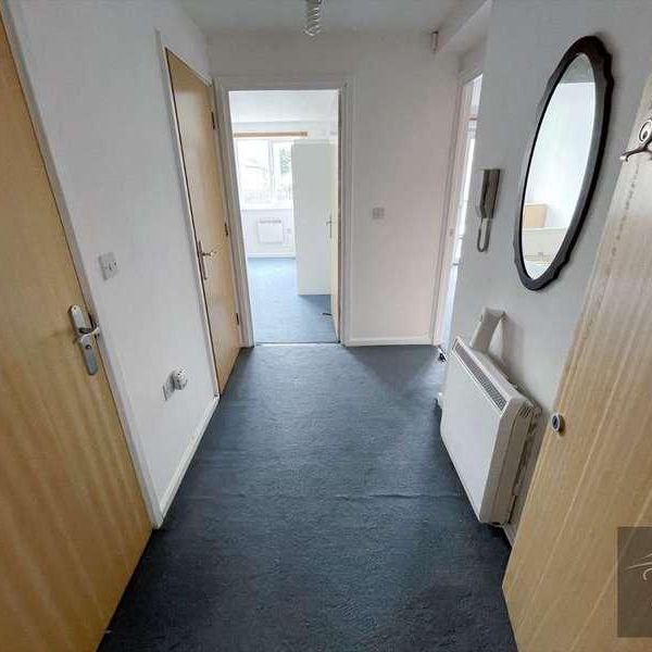 Duett Court, St. Giles Close, Heston, TW5 - Photo 1