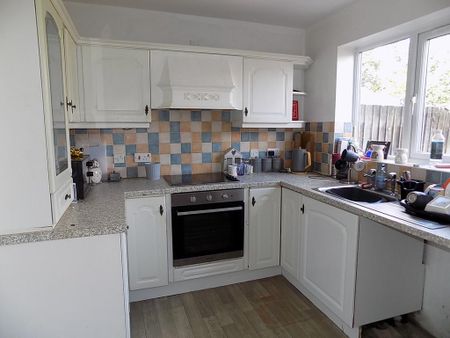 2 bedroom terraced house to rent - Photo 4
