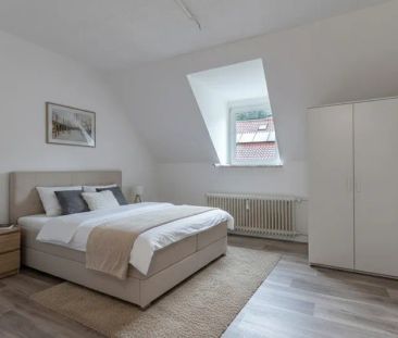 Ca. 51 m² große 2-Zimmer-Dachgeschosswohnung mit Tageslichtbad in H... - Photo 2