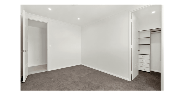 STUNNING 2 BEDROOM PENTHOUSE! - Photo 1