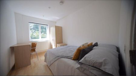 4 bedroom terraced house to rent - Photo 2