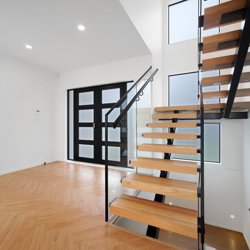 Designer 5 Bedroom Home Hillsborough - Photo 1