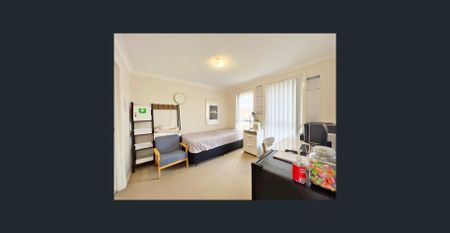 Morden Three Bedroom Family Home | Single Storey - Photo 2